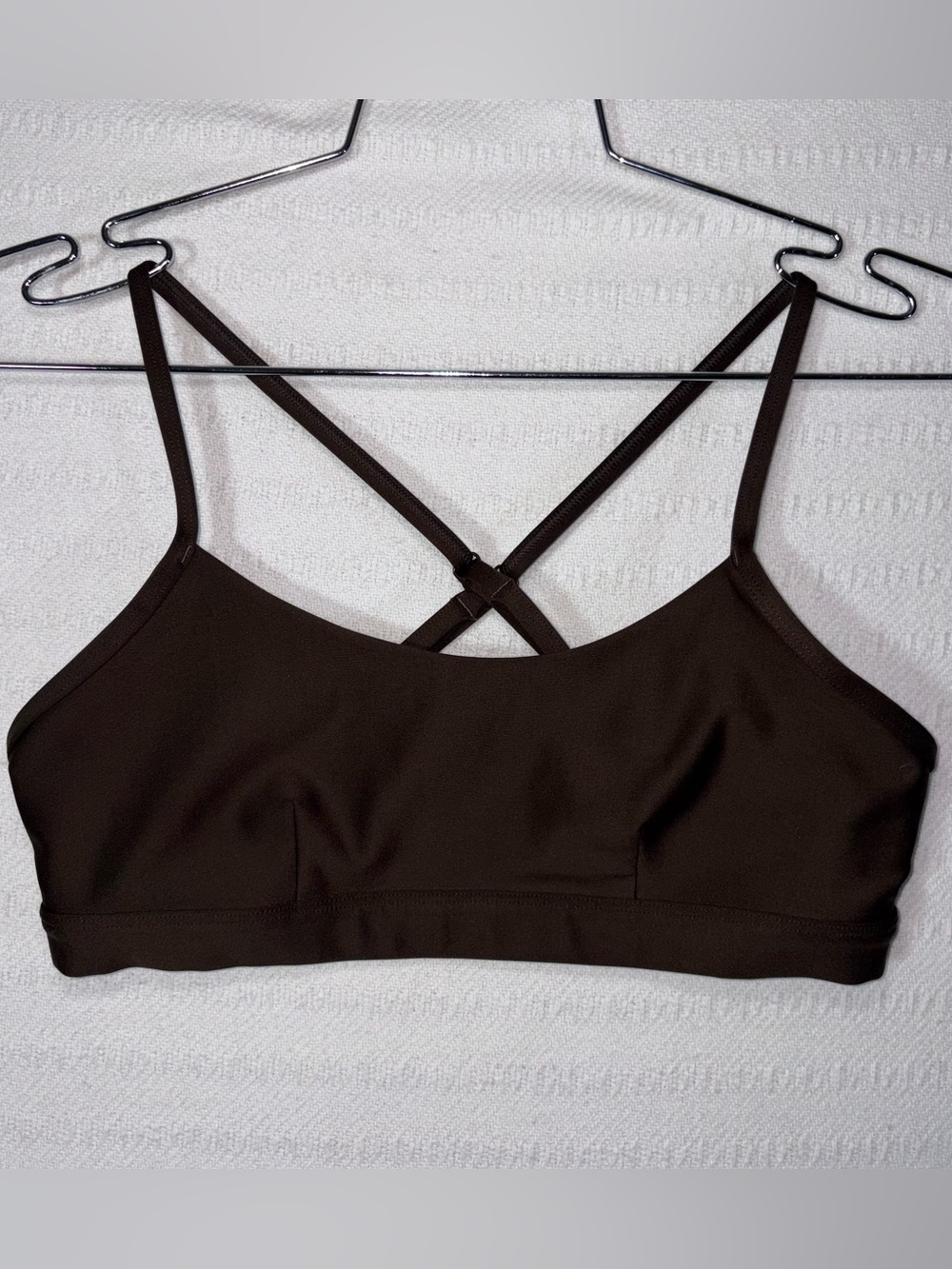 Alo Yoga Womens Intrigue Sports Bra Espresso Brown Size M Athleisure Yoga